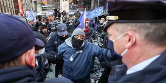 درگیری طرفداران و مخالفان ترامپ در «منهتن»+تصاویر