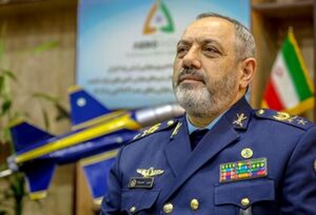 
وزیر دفاع به چین سفر کرد 

