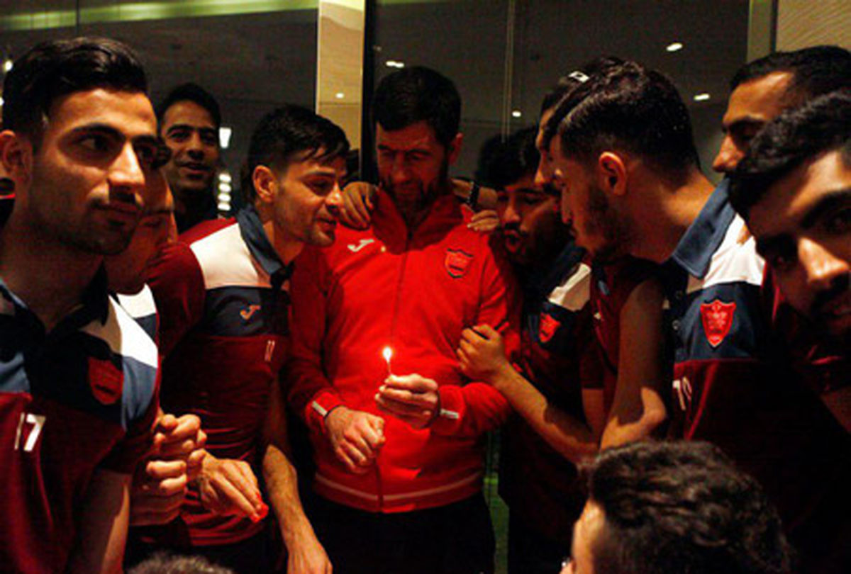 سورپرایز کریم باقری توسط پرسپولیسی ها