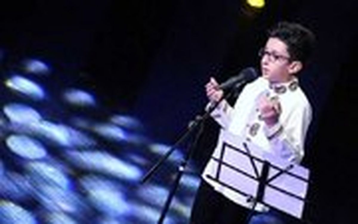 هنرنمایی شرکت کننده پرطرفدار «عصر جدید» در حضور رئیس‌جمهور/ عکس