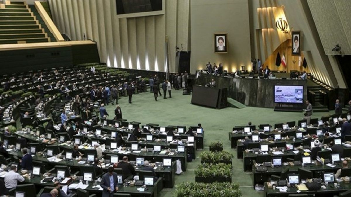 تصویب کلیات طرح اعطای تسهیلات قانون جوانی جمعیت به یک میلیون زوج جوان
