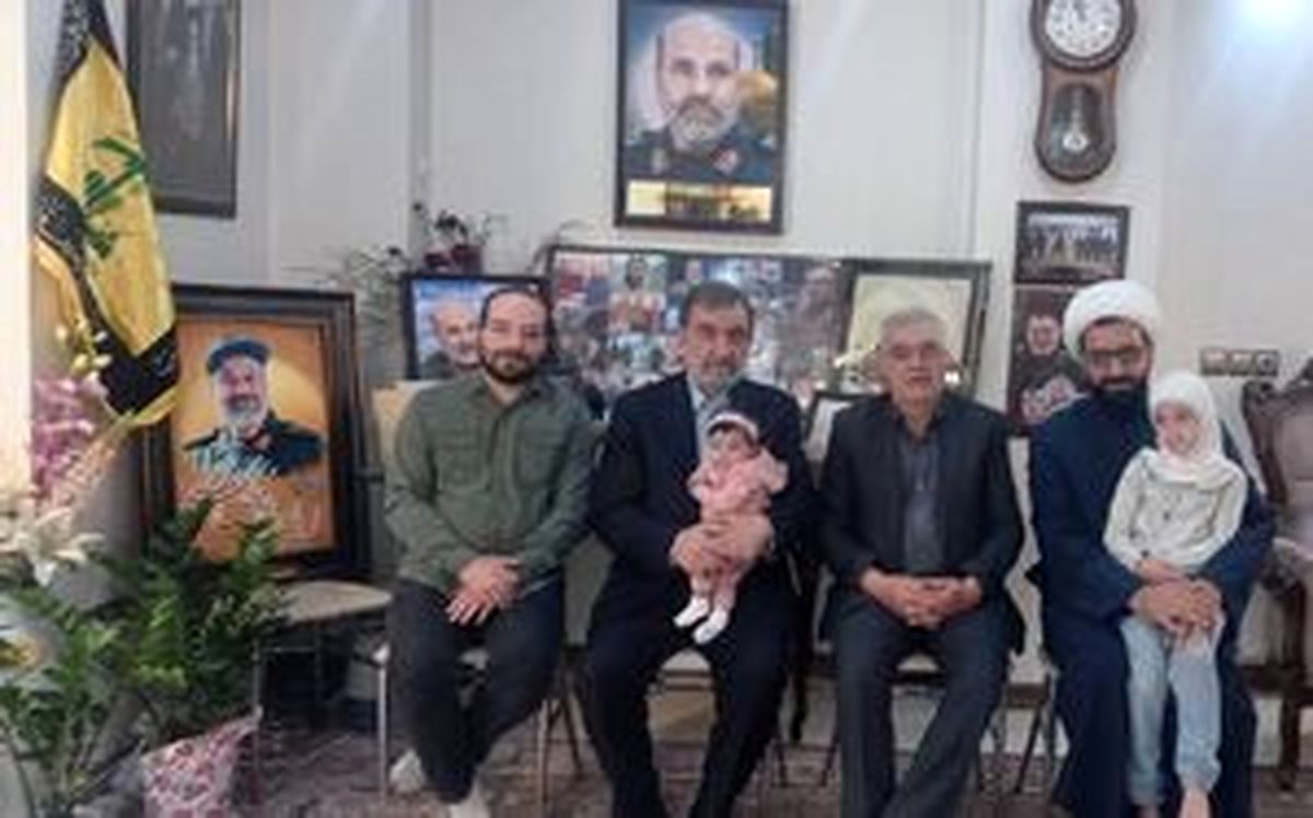 دیدار محسن رضایی با خانواده شهید زاهدی