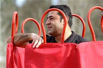 واکنش مربی پدیده به شکایت پرسپولیس