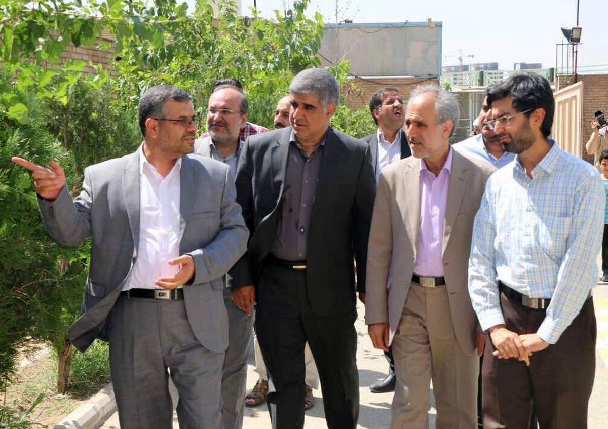 مدیرکل آموزش و پرورش تهران از مجتمع فرهنگی آموزشی سراج منطقه ٥ بازدید کرد