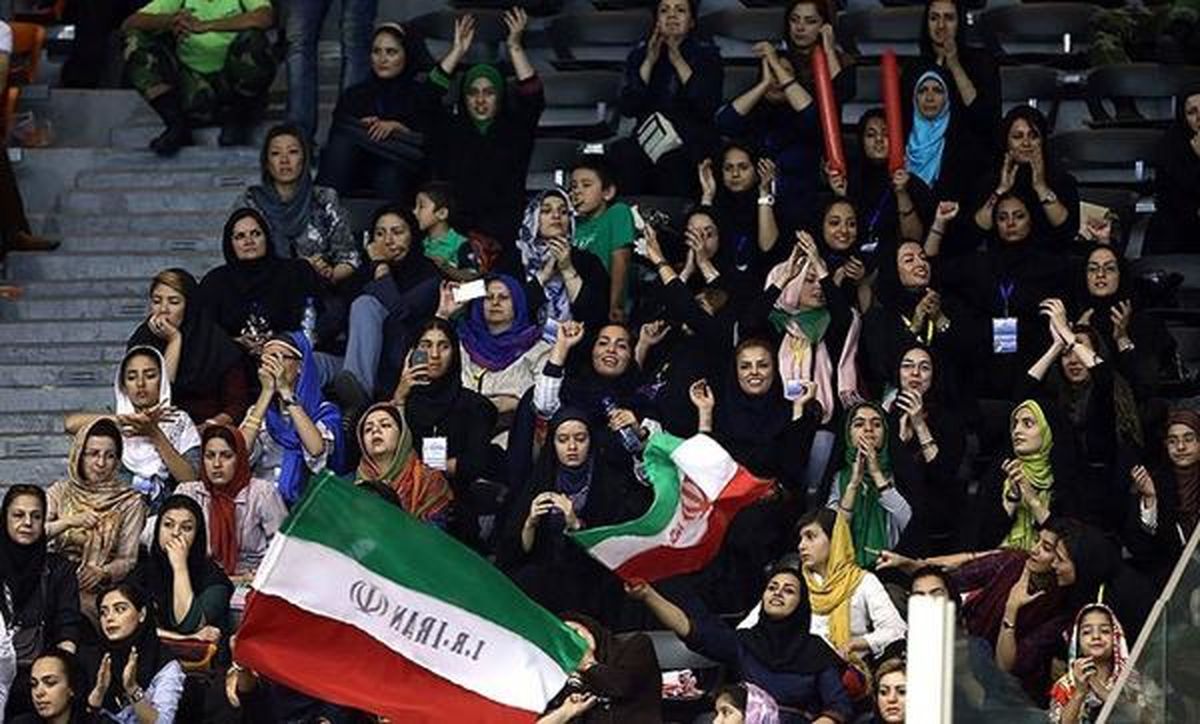 متولی حضور یا عدم حضور بانوان در ورزشگاه آزادی فدراسیون نیست