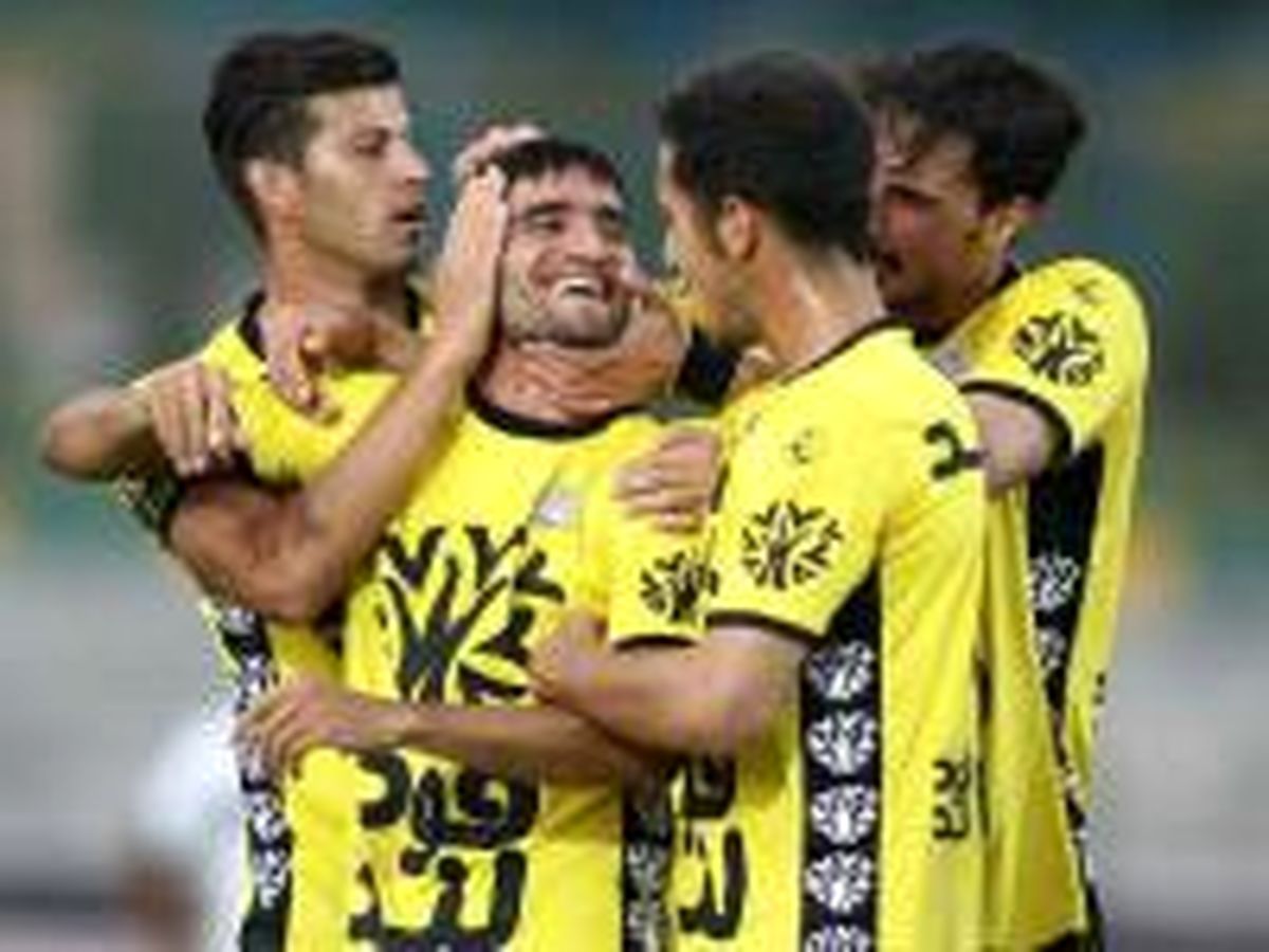 راه آهن جلوی پرسپولیسی شدن محمدی را می گیرد