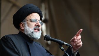 نمایشگاه دائمی در لباس سربازی با حضور رئیسی افتتاح شد