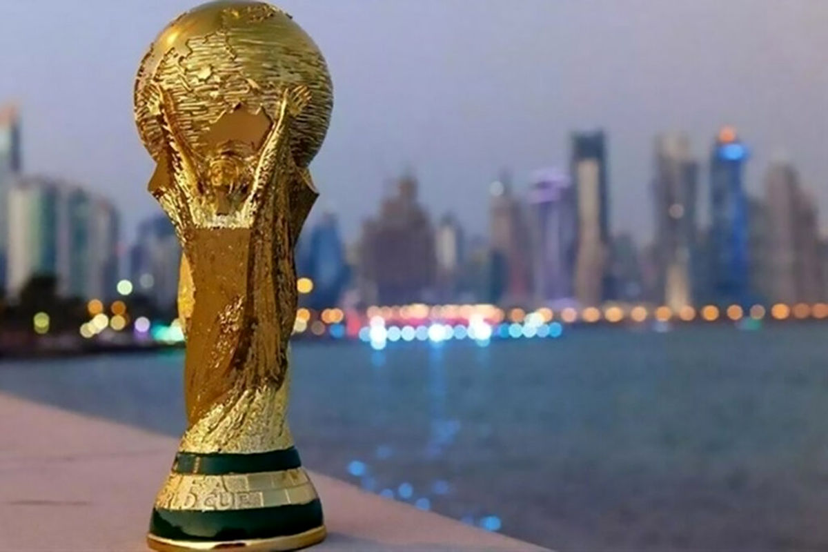 حواشی جام جهانی 2022| بوسه اشرف حکیمی بر پیشانی مادر+عکس