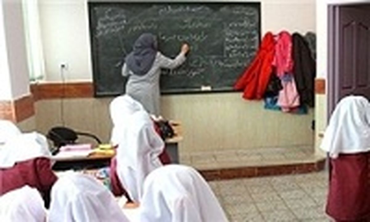کاهش ۴ ساعت تدریس معلمان