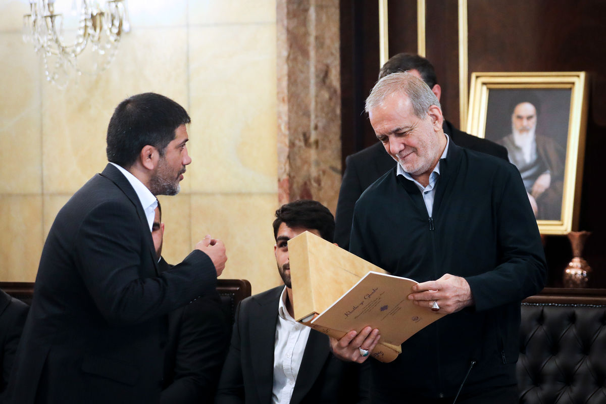 جمله مهم پزشکیان در دیدار با کشتی گیران که پر بازدید شد +فیلم