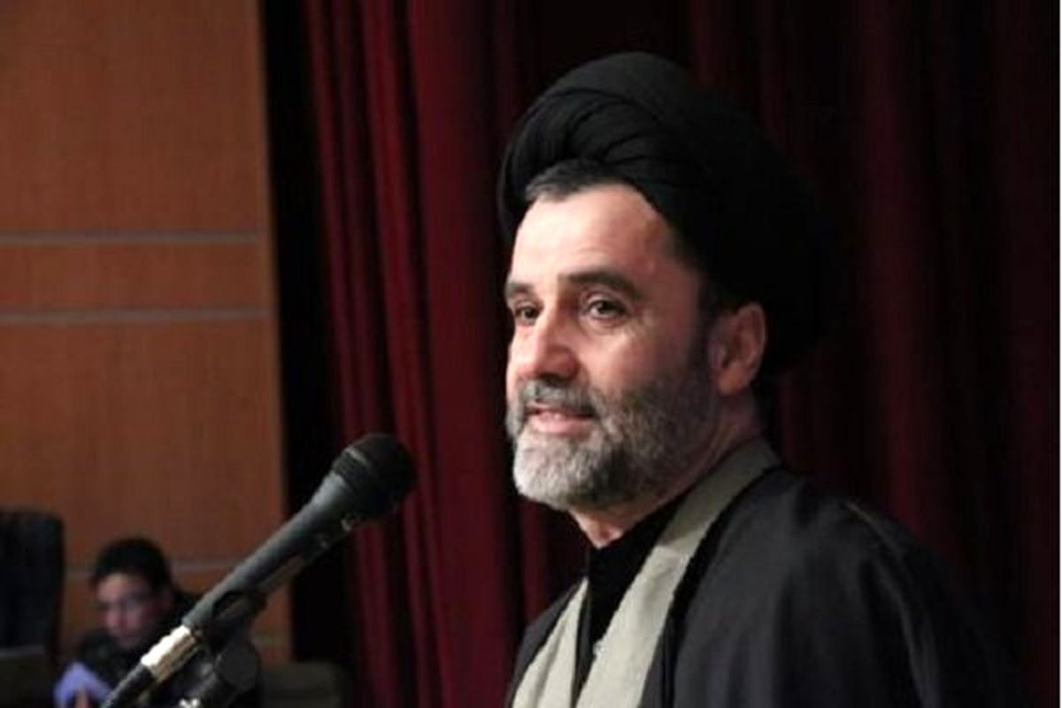نبویان: دولت روحانی «قهرمان قراردادهای محرمانه» است