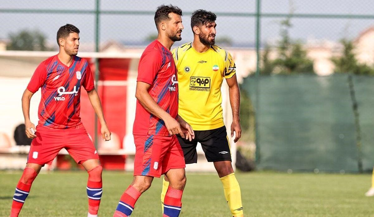 سپاهان ستاره‌اش را به پرسپولیس نمی‌دهد؛ به استقلال یا تراکتور بـرو!
