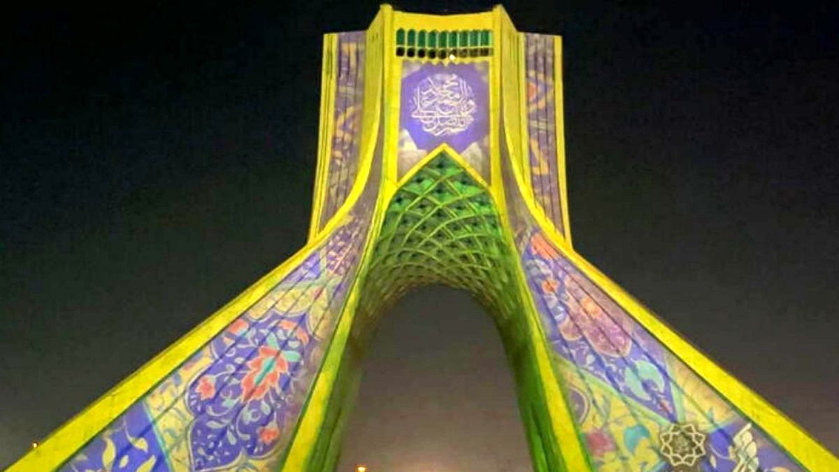 اجرای برج‌نگاره جدید در برج آزادی به مناسبت میلاد پیامبر (ص)
