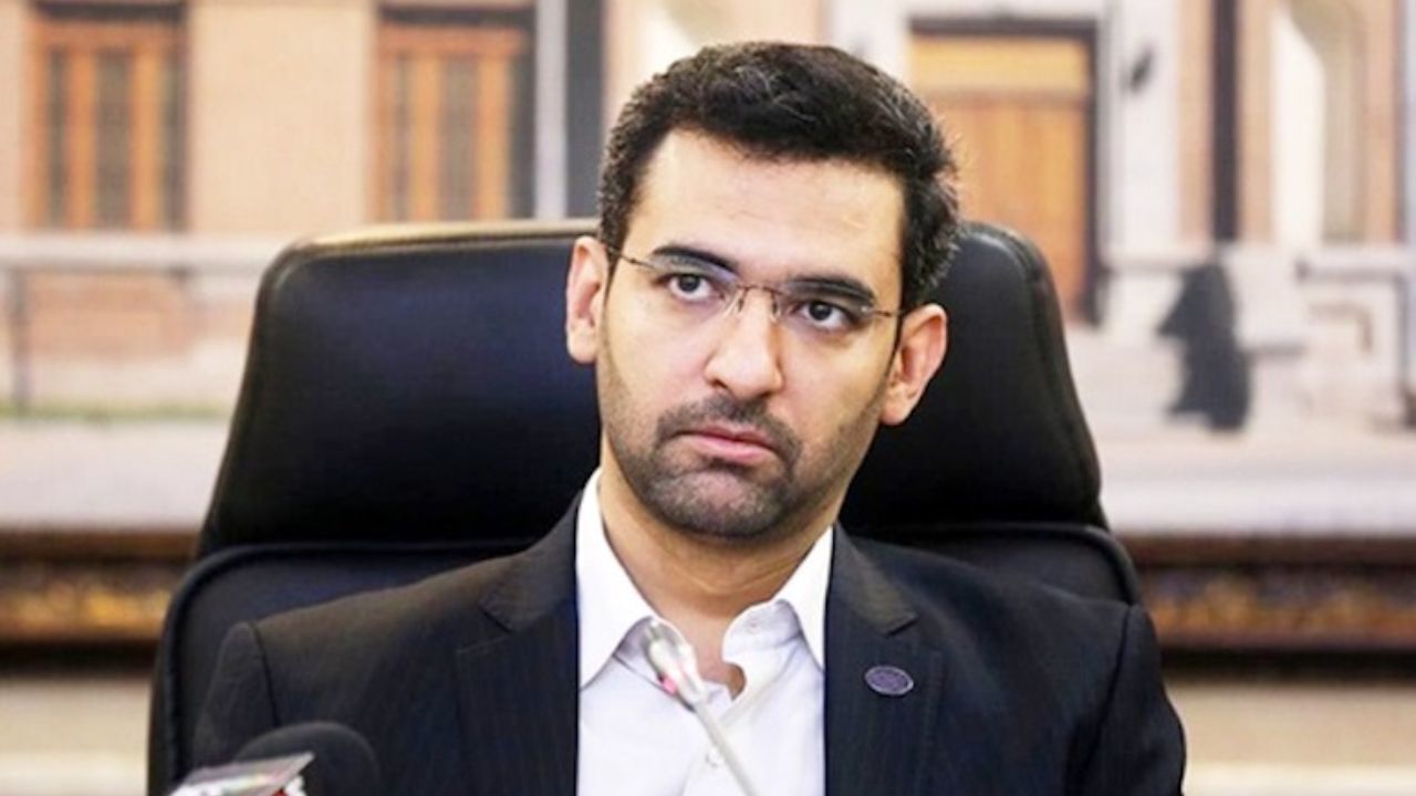 کری خوانی دوباره آذری جهرمی به خاطر پرسپولیس+عکس