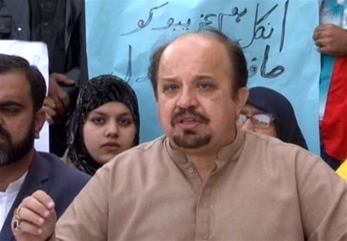  عضو ارشد حزب تحریک انصاف از تجزیه قریب الوقوع حزب مردم خبر داد 