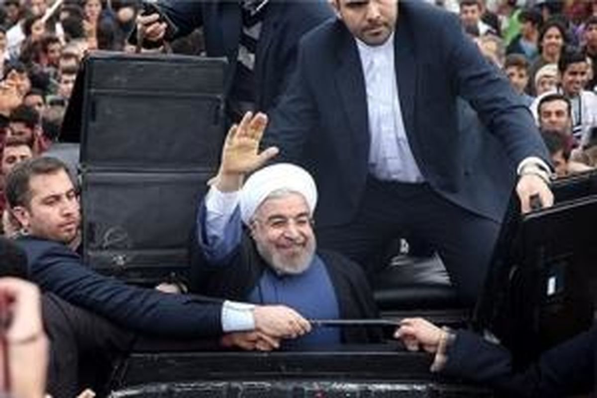 اسناد استقبال خودجوش از رئیس جمهور!