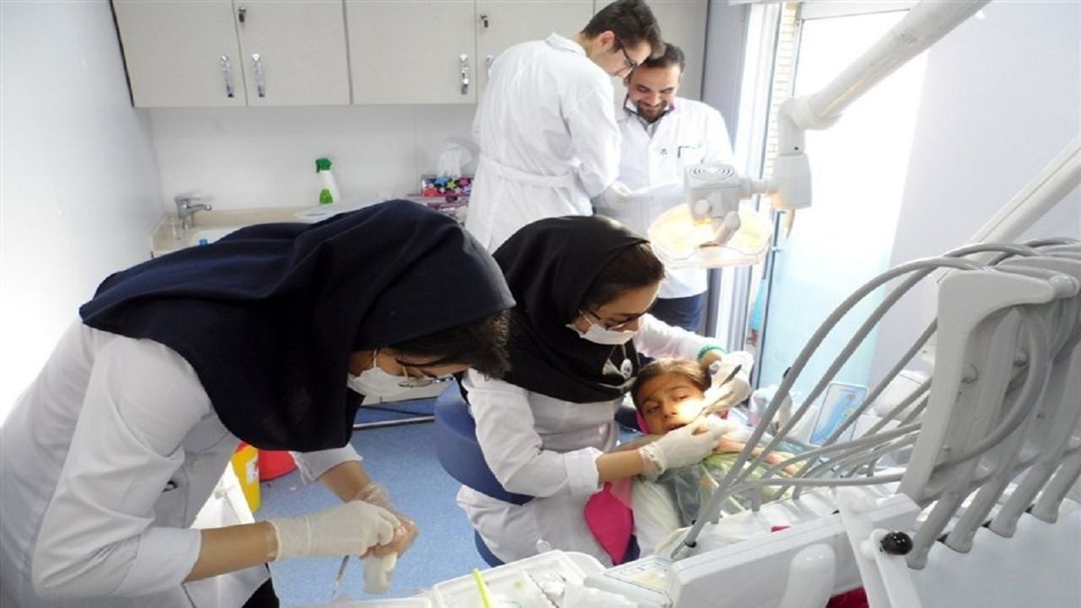 سرانه دندان پزشک در کشور پنج پزشک به ازای هر ده هزار نفر
