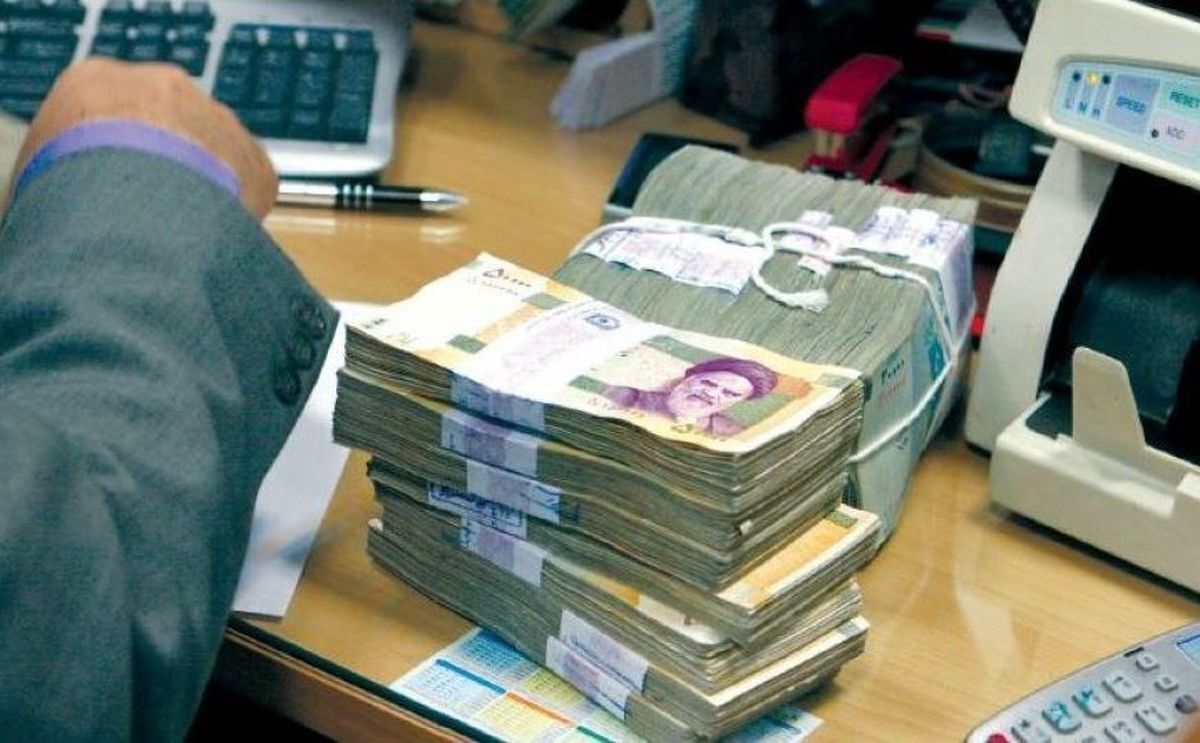 بانیان وضع موجود عامدانه خزانه دولت را بدهکار کردند