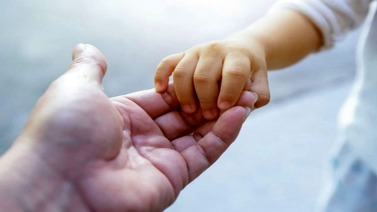 واگذاری ۹۳ کودک به خانواده‌های متقاضی فرزندخواندگی در تهران
