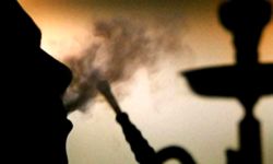 سرو قلیان پشت درهای بسته/۳ قهوه خانه پلمب شد
