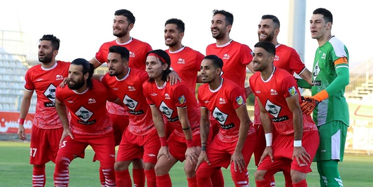 حریف تراکتور یک مدافع خرید

