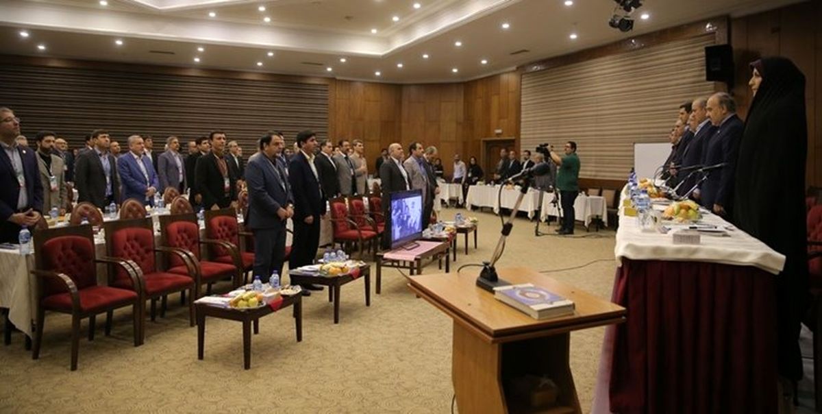 حرف اول و آخر مجمع؛ فوتبال را فوتبالی‌ها اداره کنند