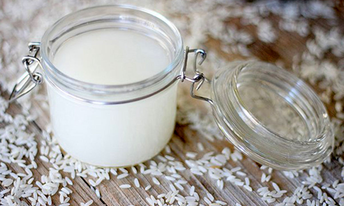چگونه با آب برنج یک لوسیون شگفت‌انگیز برای پوست بسازیم