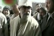 رهبر انقلاب با لباس مبدل در بین مردم+ فیلم
