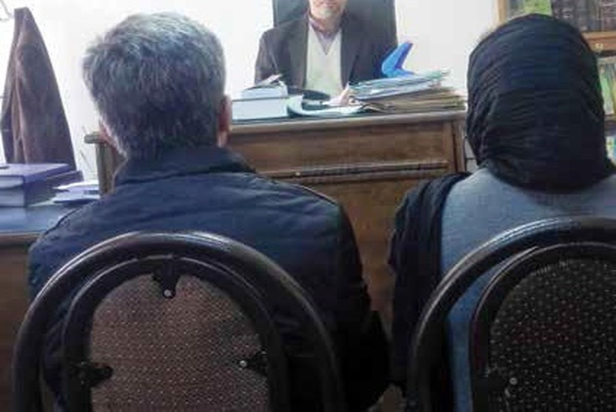 دردسر ازدواج منشی جوان با مدیرعامل خسیس
