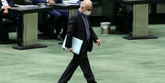 طرح سوال از  دژپسند درباره حقوق‌های نجومی مدیران بورس در مجلس