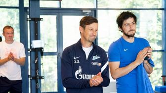 سکوت عجیب سرمربی زنیت درباره آینده سردار آزمون