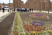 فرشی از جنس گل در کاشان+ تصاویر