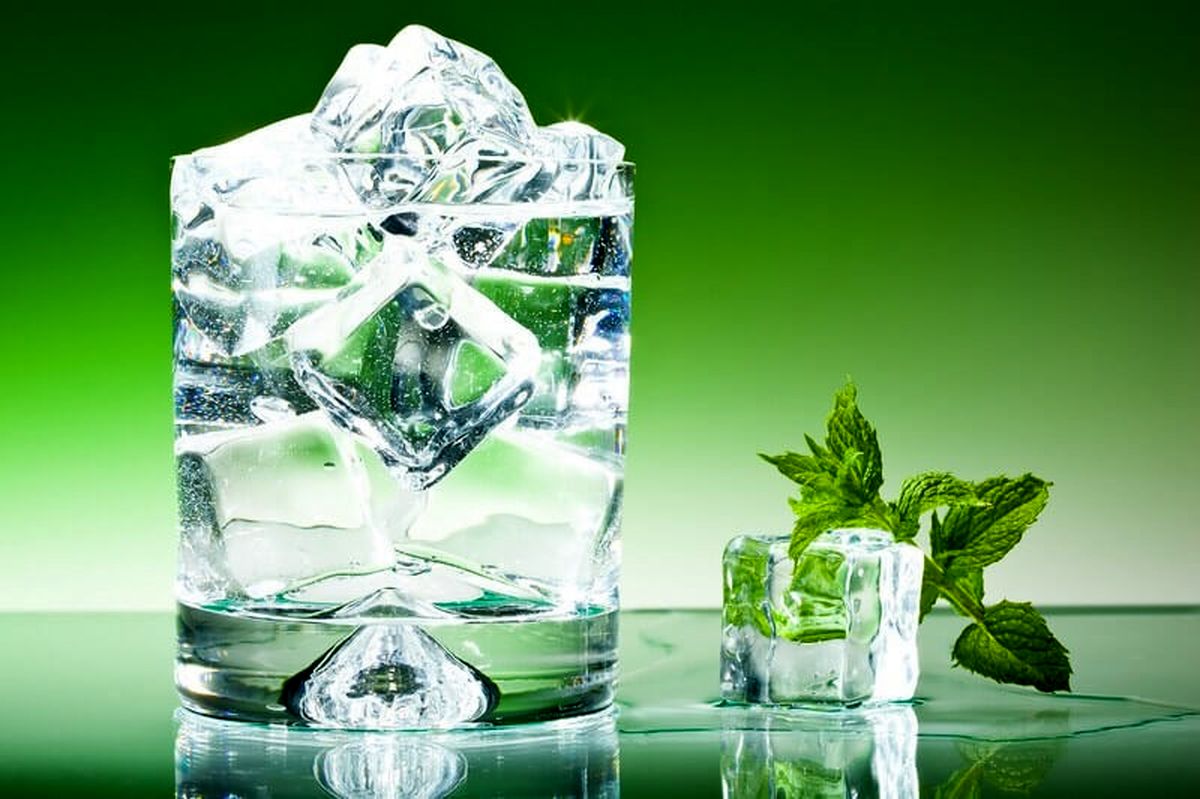 عوارض مرگبار نوشیدن آب یخ