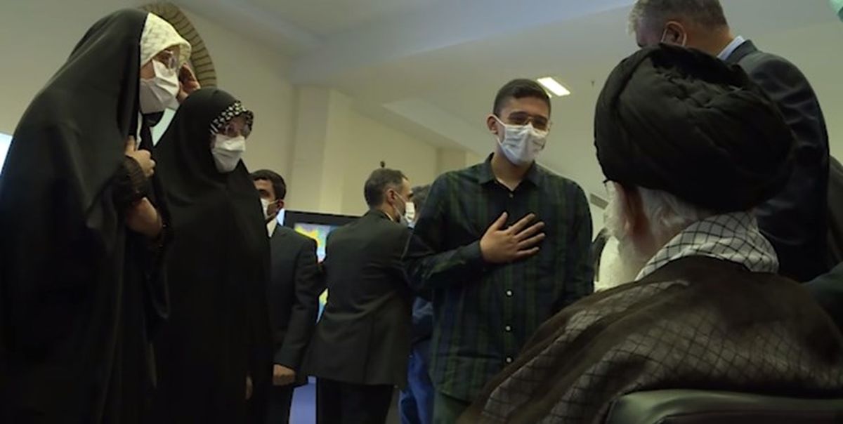 دیدار علیرضا احمدی‌روشن و آرمیتا رضایی‌نژاد با رهبر انقلاب+فیلم