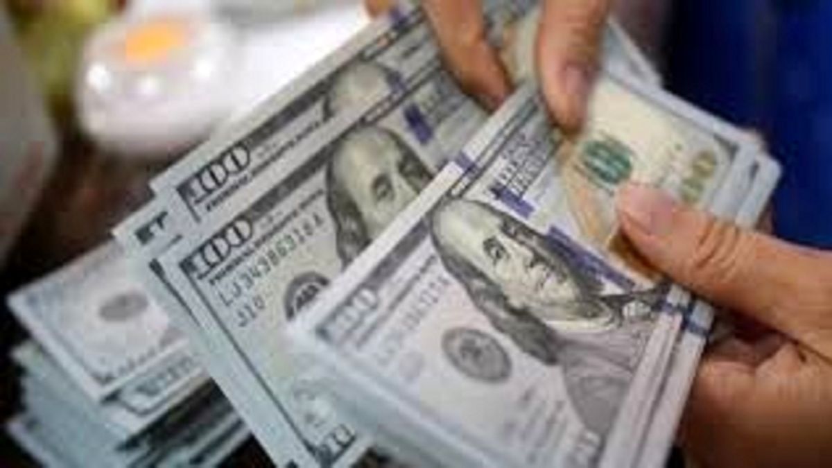 قیمت ارز در ۱۵ تیر ۱۴۰۱/ دلار ۲۷ هزار و ۸۲۷ تومان است