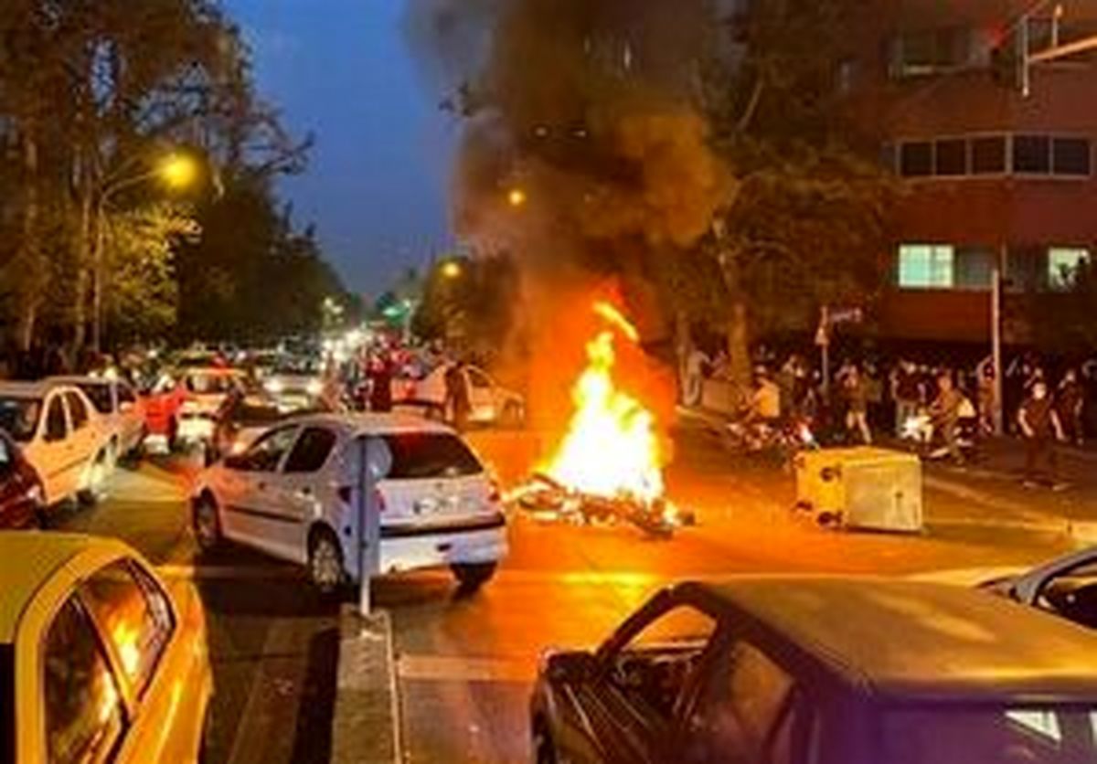 تصاویر جدید از آثار آشوب تروریست‌های مسلح در معابر تهران