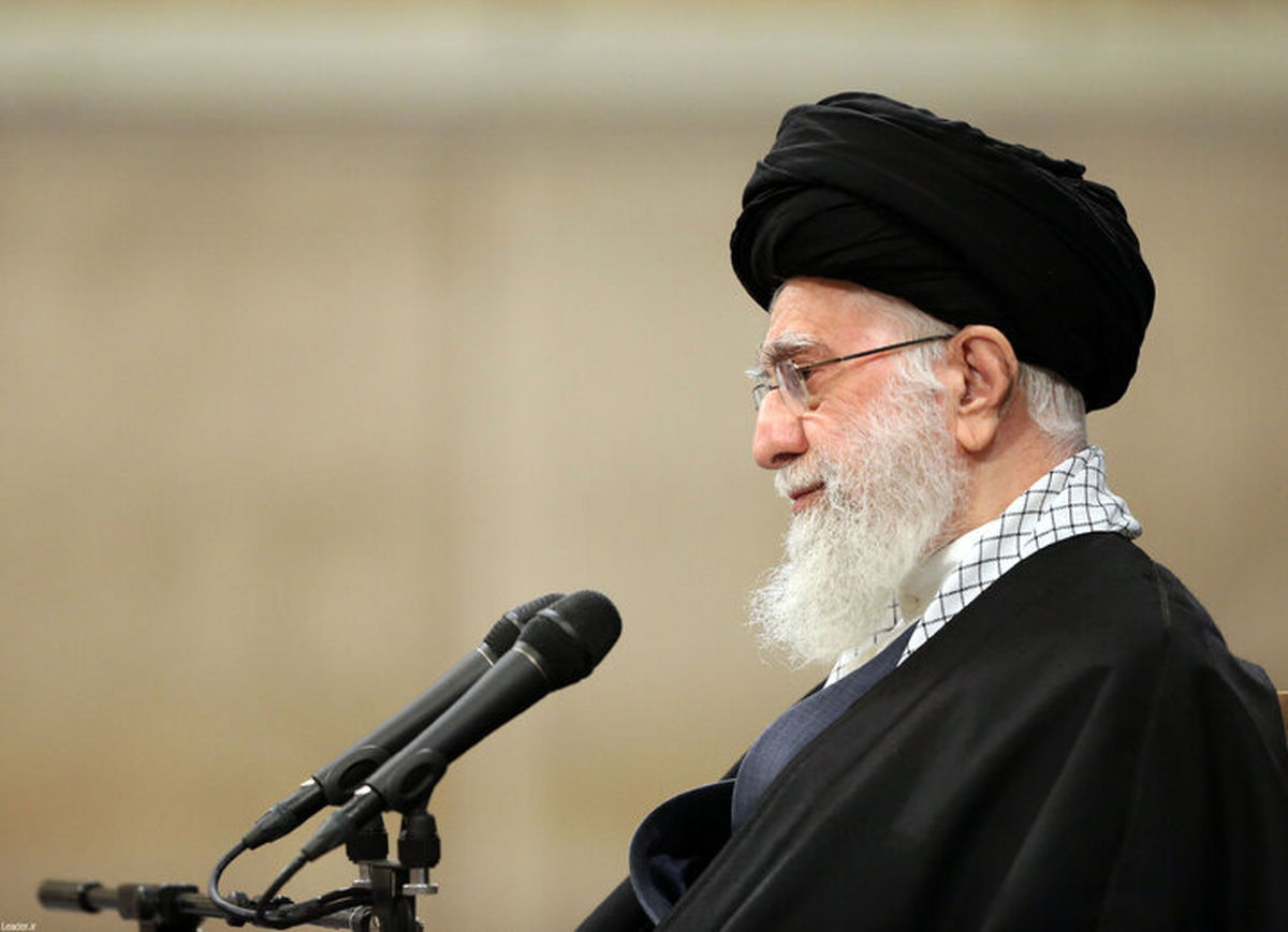  لحظاتی از گفت‌وگوهای شهید رئیسی با رهبر انقلاب