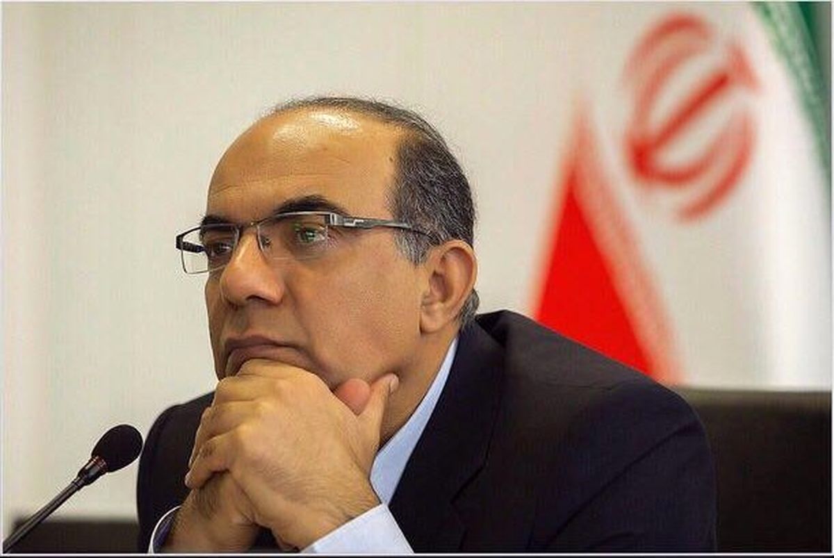 وزارت صنعت پاسخگوی پیش‌فروش خودرو باشد