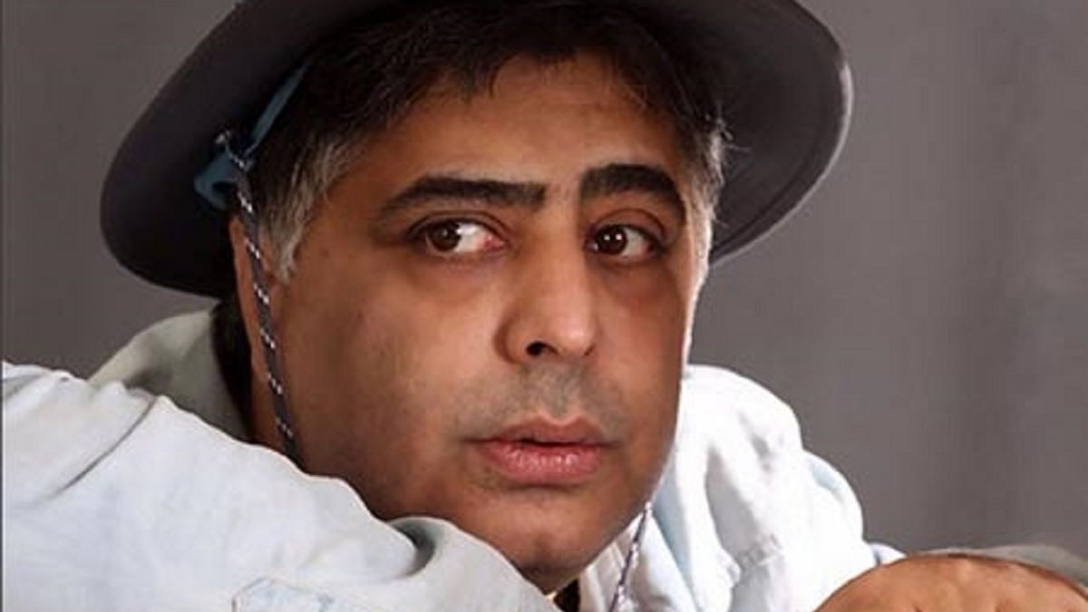 سلفی رضا شفیعی جم با درخت 200 ساله /عکس