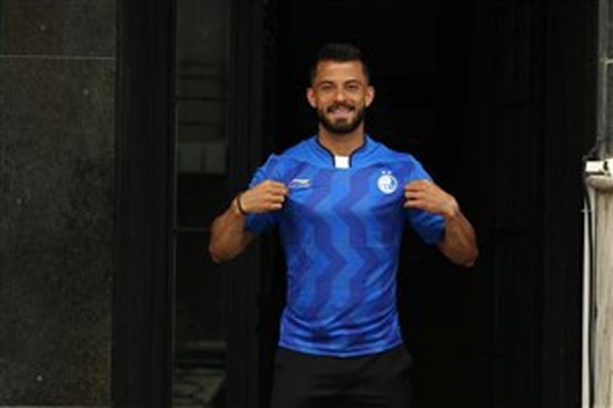 رسیدن مهاجم جدید استقلال به نیم فصل دوم در ابهام