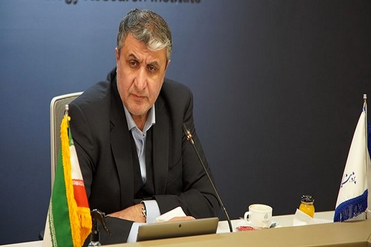 اسلامی: به هیچ عنوان از ادامه فعالیت‌های صلح آمیز هسته‌ای در کشور کوتاه نخواهیم آمد
