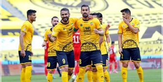 سپاهان 10 نفره به صدر رسید