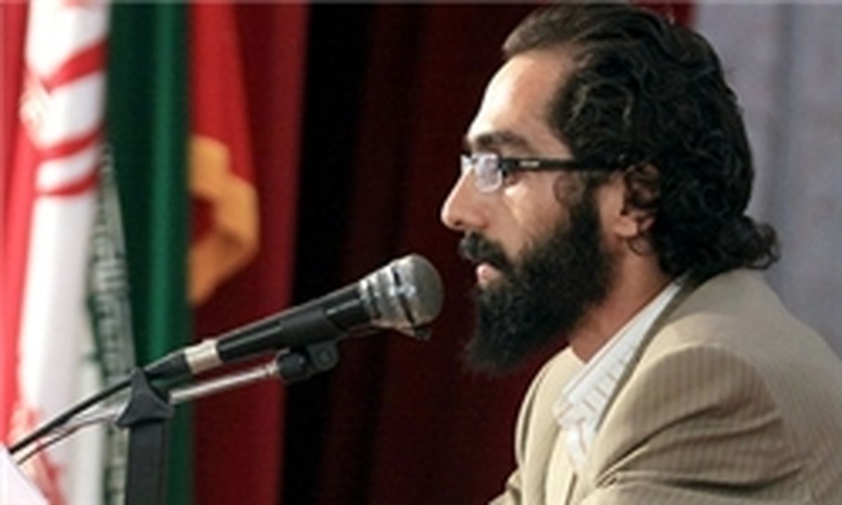 مظلومیت انقلاب در همه دهه‌ها