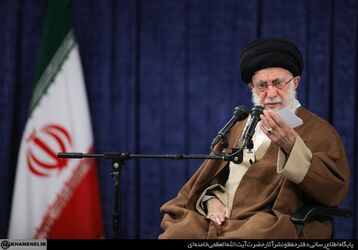 دیدار دست‌اندرکاران برگزاری کنگره ملی شهدای استان لرستان با رهبر معظم انقلاب/گزارش تصویری