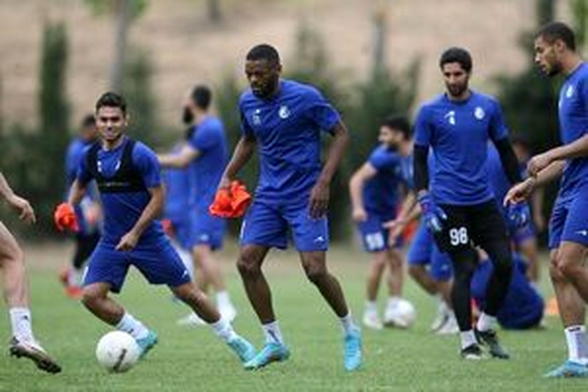 استقلال با نتیجه مساوی مقابل الوحدات، در مسیر صعود باقی ماند