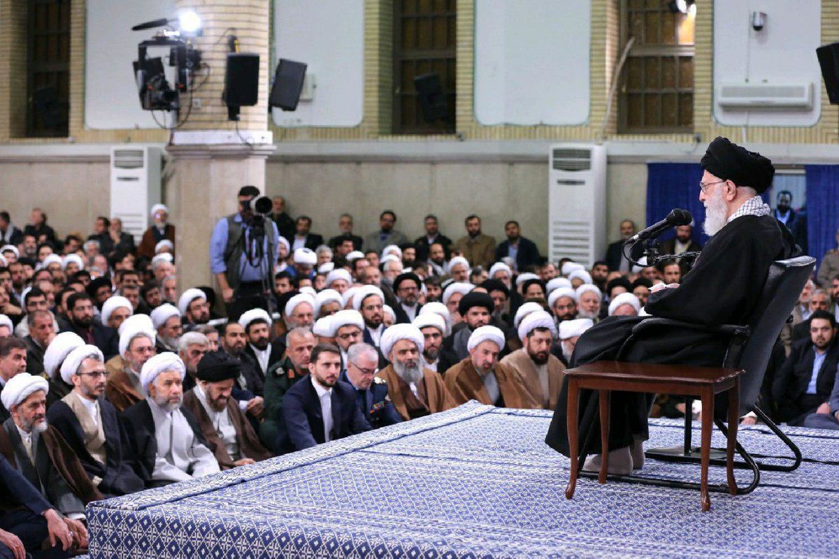  بعضی سران آمریکا احمق‌های درجه یکی هستند