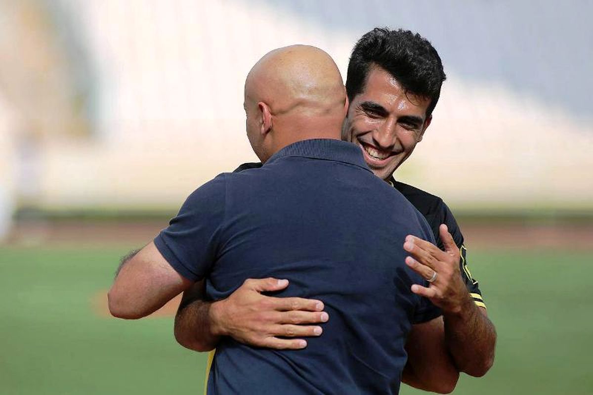 پرسپولیس پول می دهد تا ستاره را از چنگ استقلال در آورد