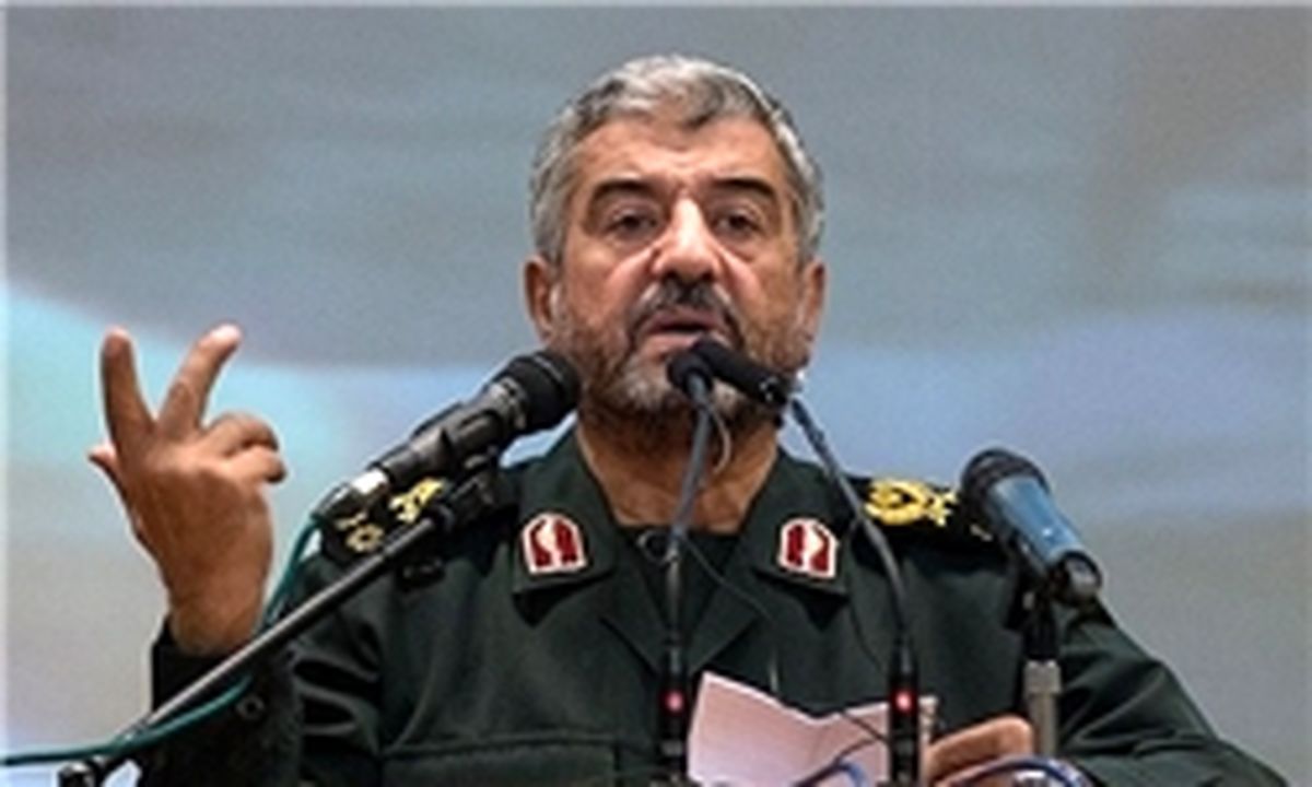 فرمانده سپاه از مردم و مسئولین قدردانی کرد
