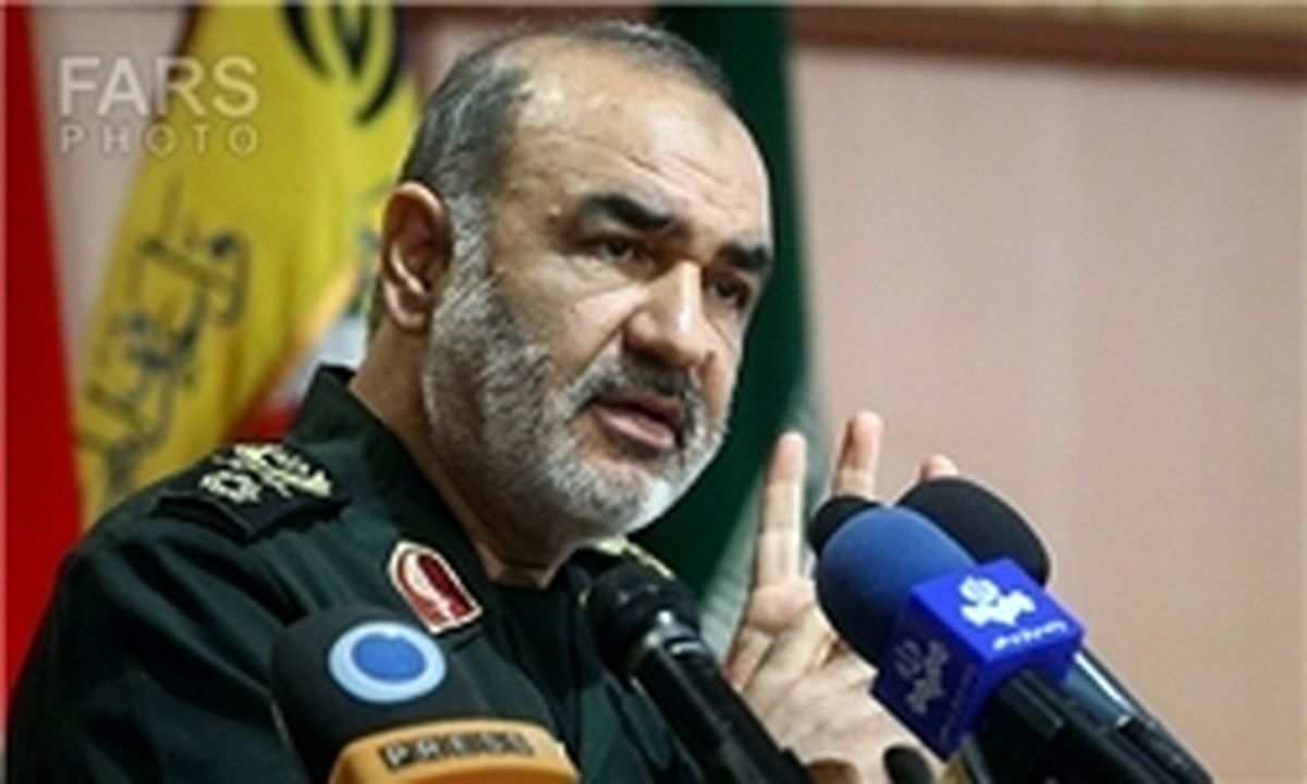 باید پیکره‌ مدیریتی سپاه را جوان سازی کنیم