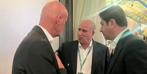 کولینا دعوت تاج را پذیرفت